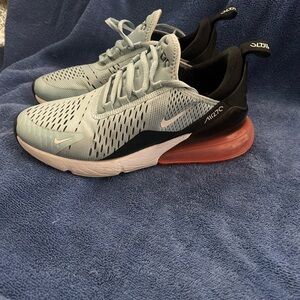 Nike Air Max 270 Sneakers